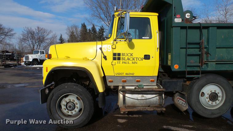 image for item DW9512 1997 Ford L9000 dump truck