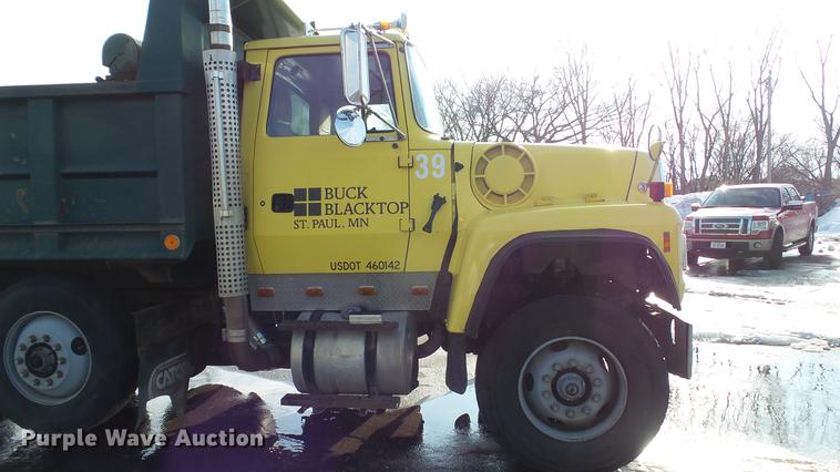 image for item DW9512 1997 Ford L9000 dump truck