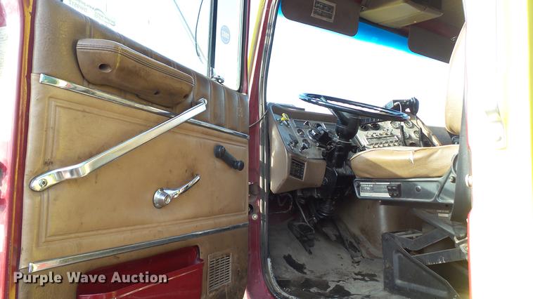 image for item DW9512 1997 Ford L9000 dump truck