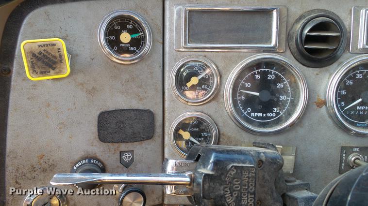 image for item DW9512 1997 Ford L9000 dump truck