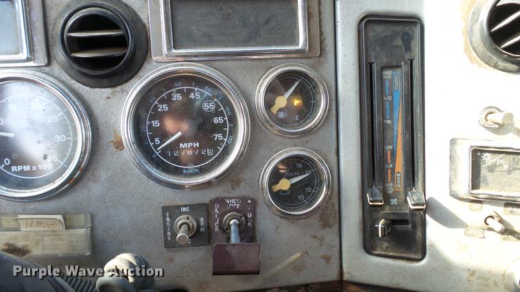 image for item DW9512 1997 Ford L9000 dump truck