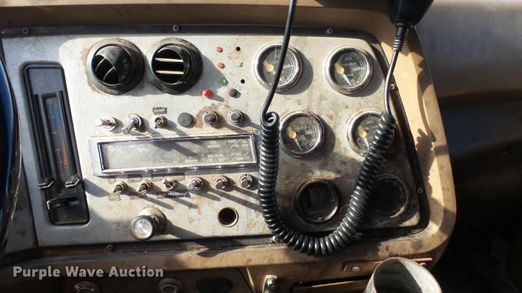 image for item DW9512 1997 Ford L9000 dump truck