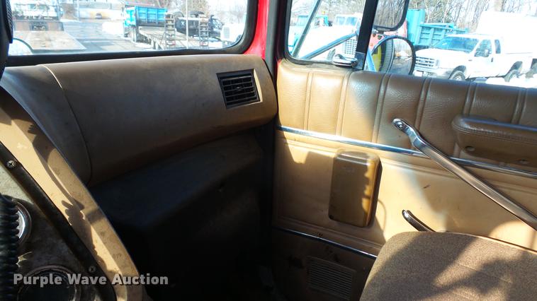 image for item DW9512 1997 Ford L9000 dump truck