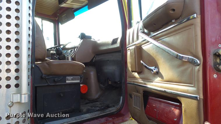 image for item DW9512 1997 Ford L9000 dump truck