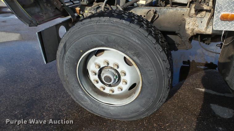 image for item DW9512 1997 Ford L9000 dump truck