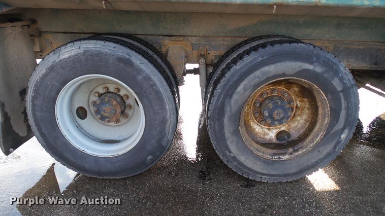 image for item DW9512 1997 Ford L9000 dump truck