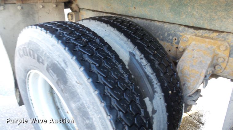 image for item DW9512 1997 Ford L9000 dump truck