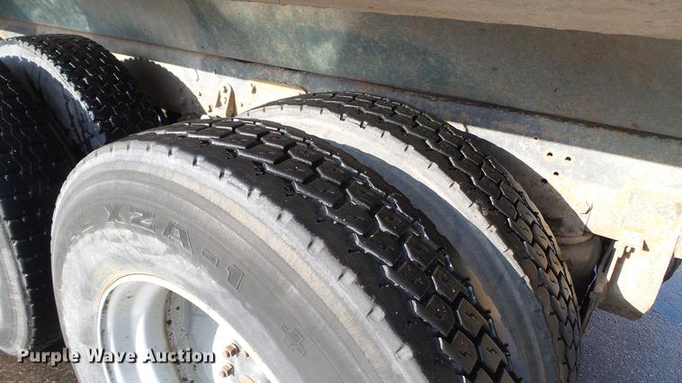 image for item DW9512 1997 Ford L9000 dump truck