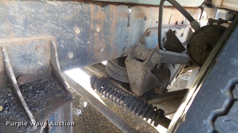 image for item DW9512 1997 Ford L9000 dump truck