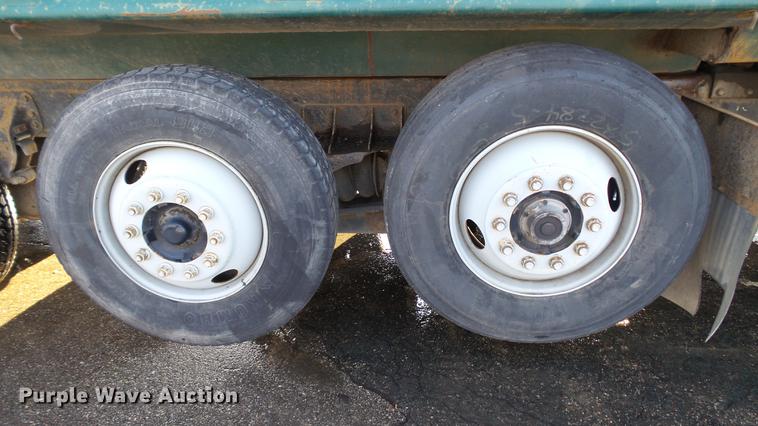 image for item DW9512 1997 Ford L9000 dump truck