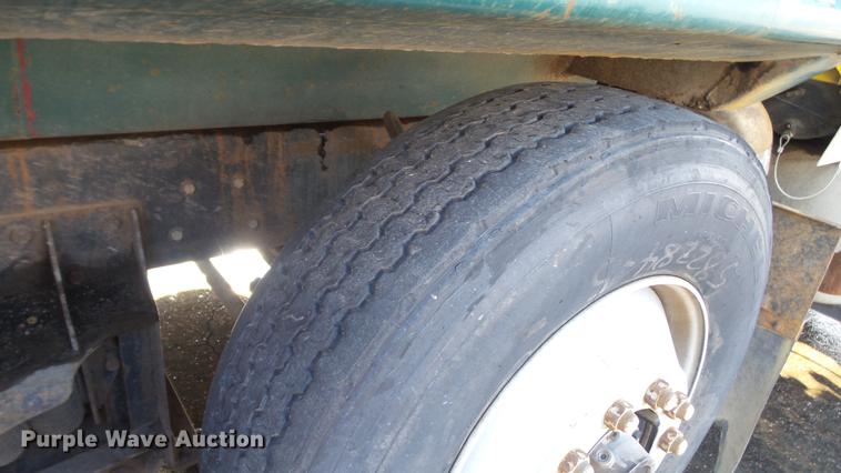 image for item DW9512 1997 Ford L9000 dump truck