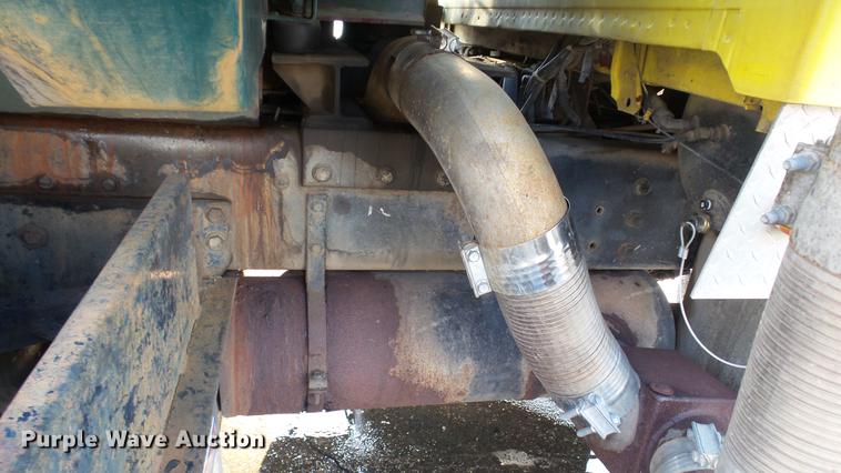 image for item DW9512 1997 Ford L9000 dump truck