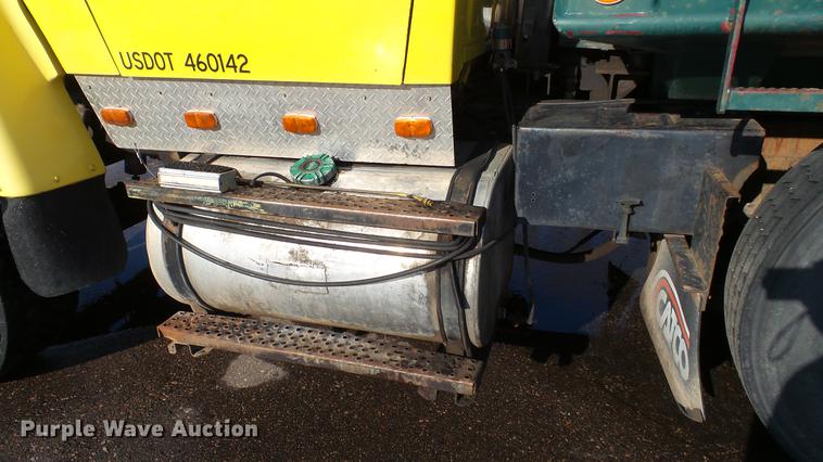 image for item DW9512 1997 Ford L9000 dump truck