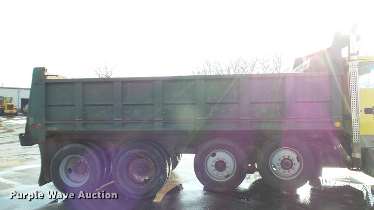 image for item DW9512 1997 Ford L9000 dump truck