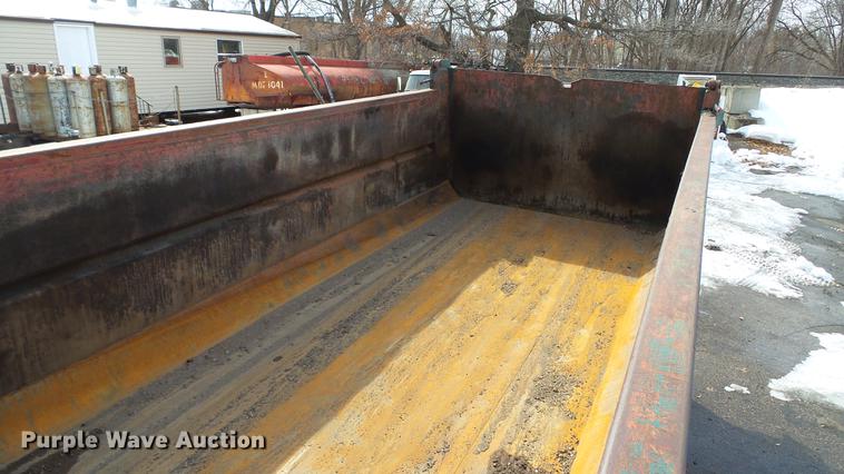 image for item DW9512 1997 Ford L9000 dump truck