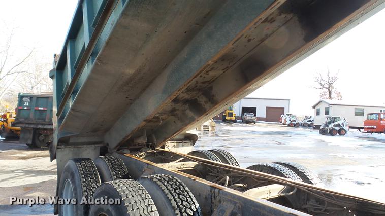 image for item DW9512 1997 Ford L9000 dump truck