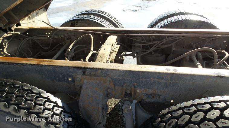 image for item DW9512 1997 Ford L9000 dump truck