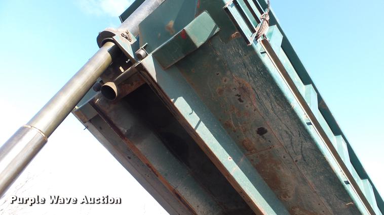 image for item DW9512 1997 Ford L9000 dump truck