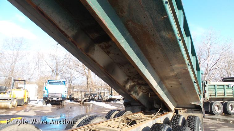 image for item DW9512 1997 Ford L9000 dump truck
