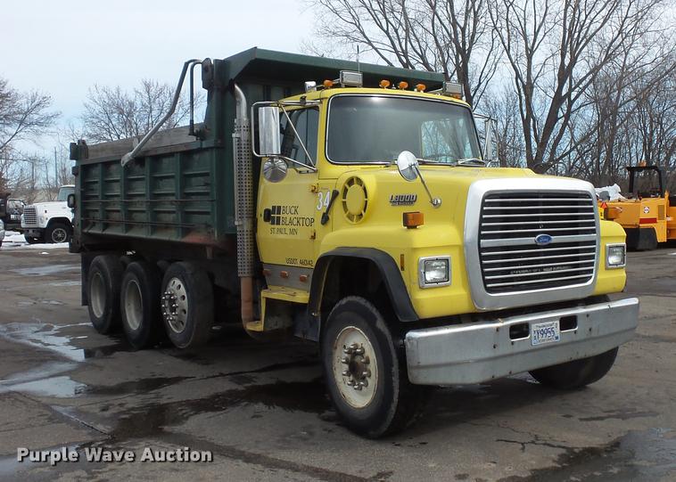 image for item DW9515 1993 Ford LT8000 dump truck