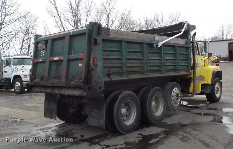 image for item DW9515 1993 Ford LT8000 dump truck
