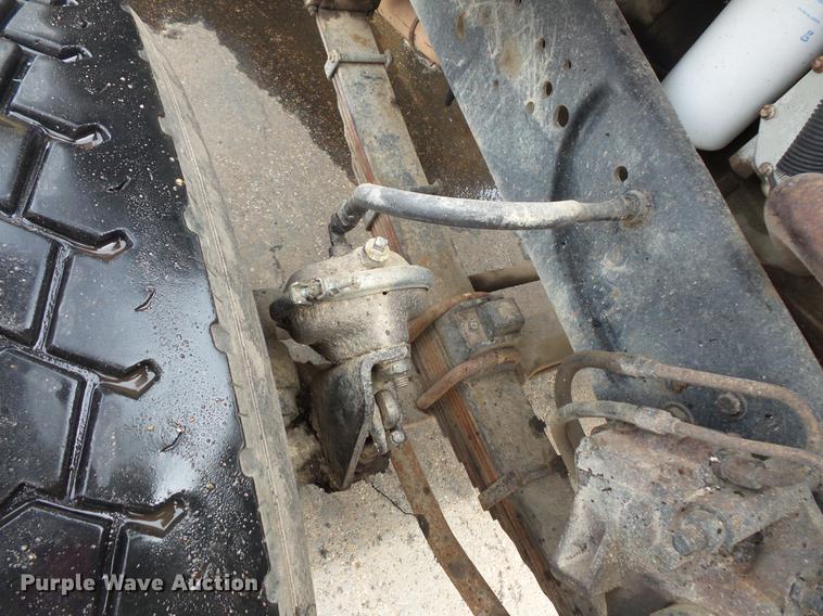 image for item DW9515 1993 Ford LT8000 dump truck