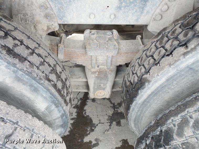 image for item DW9515 1993 Ford LT8000 dump truck