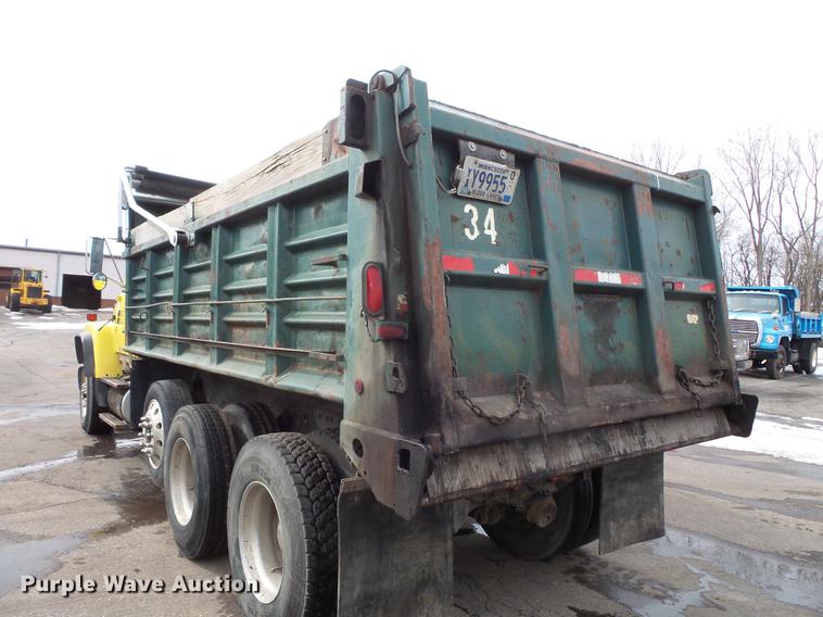 image for item DW9515 1993 Ford LT8000 dump truck
