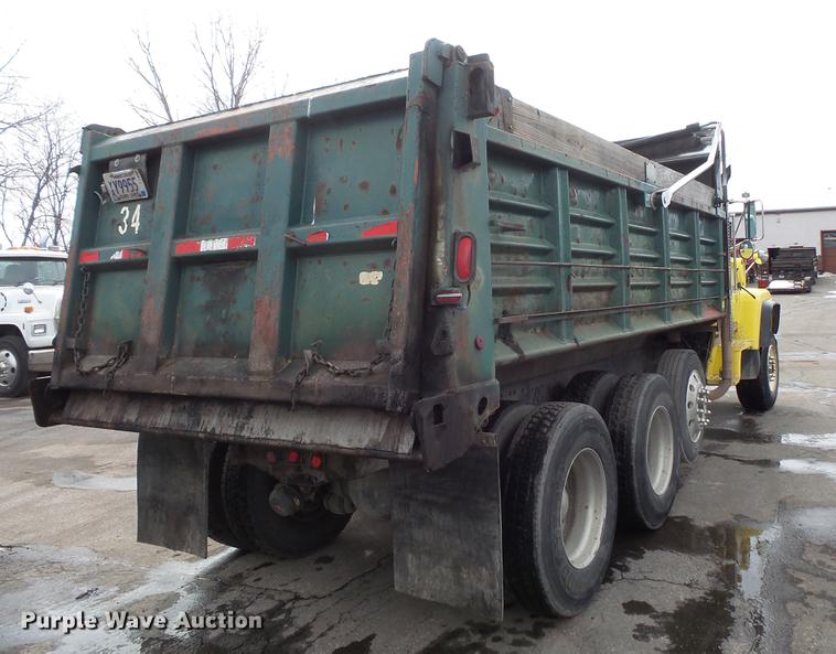 image for item DW9515 1993 Ford LT8000 dump truck