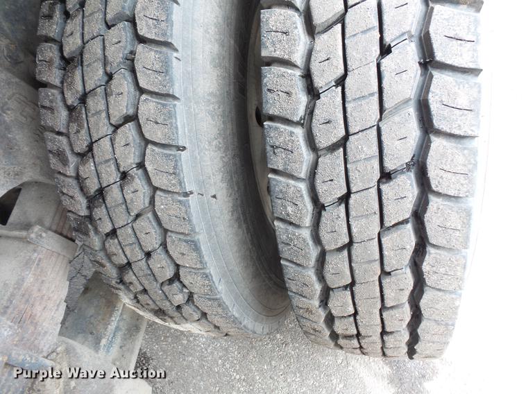 image for item DW9515 1993 Ford LT8000 dump truck