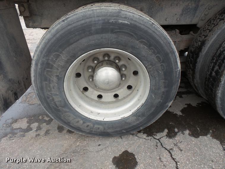 image for item DW9515 1993 Ford LT8000 dump truck