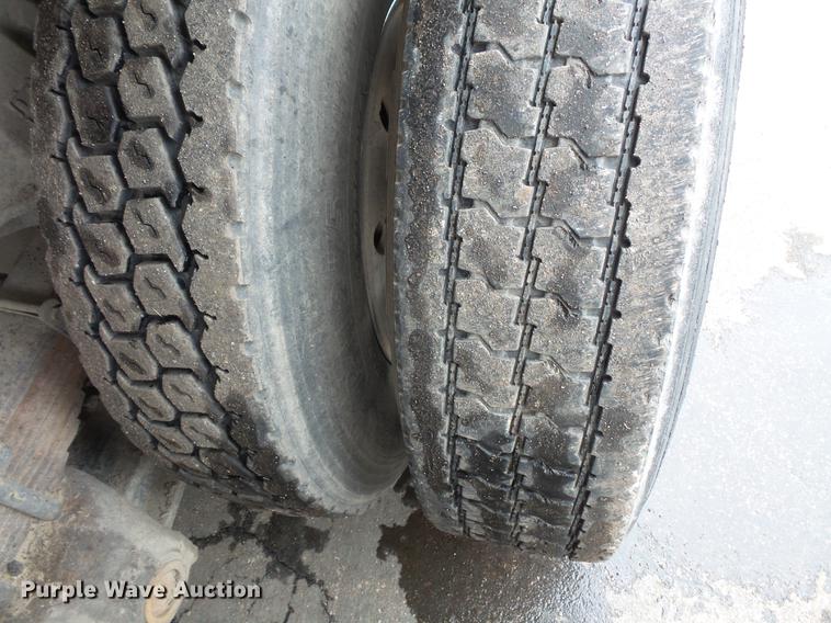 image for item DW9515 1993 Ford LT8000 dump truck