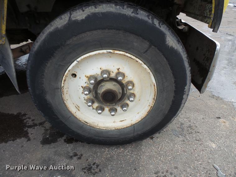 image for item DW9515 1993 Ford LT8000 dump truck