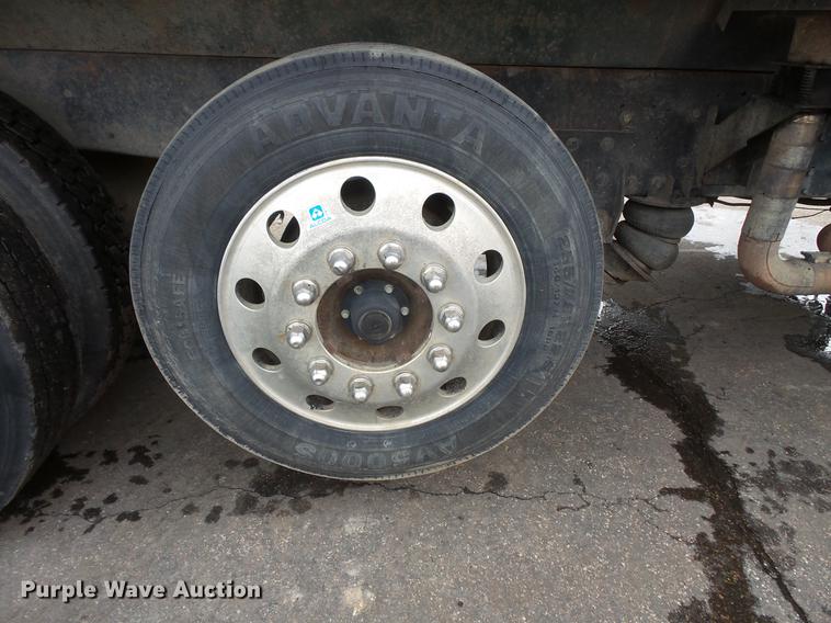 image for item DW9515 1993 Ford LT8000 dump truck