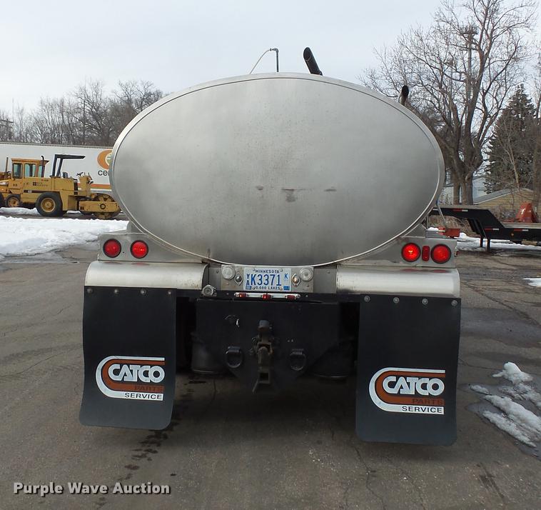 image for item DW9516 1990 Ford L8000 tank truck