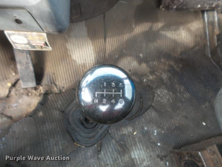 image for item DW9516 1990 Ford L8000 tank truck