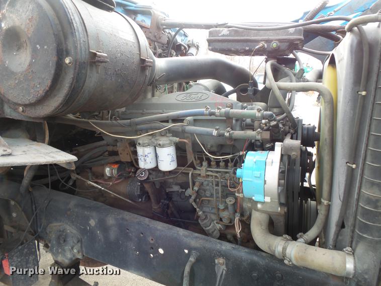 image for item DW9516 1990 Ford L8000 tank truck