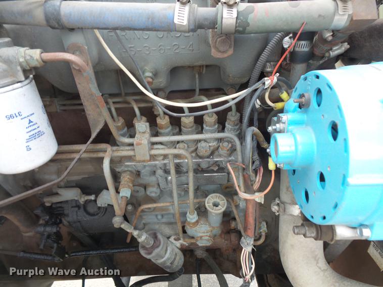 image for item DW9516 1990 Ford L8000 tank truck