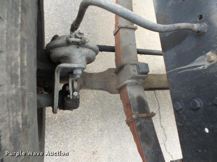 image for item DW9516 1990 Ford L8000 tank truck