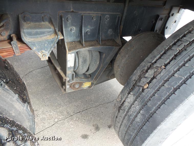 image for item DW9516 1990 Ford L8000 tank truck