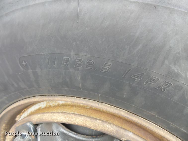 image for item DW9516 1990 Ford L8000 tank truck