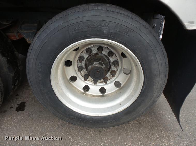 image for item DW9516 1990 Ford L8000 tank truck