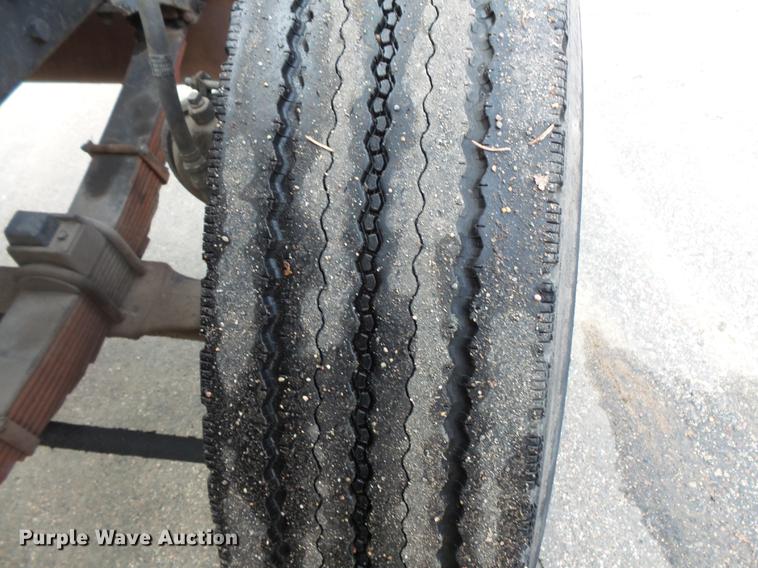 image for item DW9516 1990 Ford L8000 tank truck