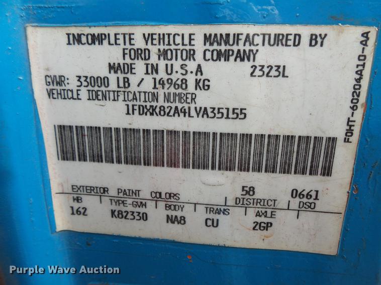 image for item DW9516 1990 Ford L8000 tank truck