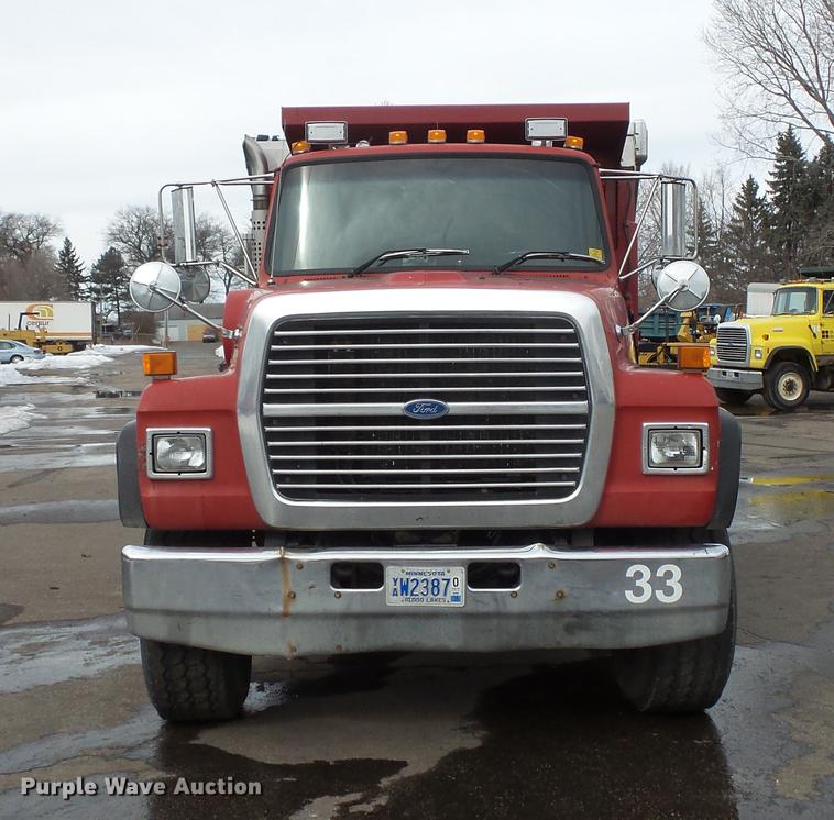 image for item DW9517 1997 Ford LT8000 dump truck