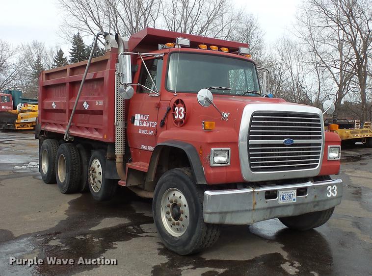 image for item DW9517 1997 Ford LT8000 dump truck