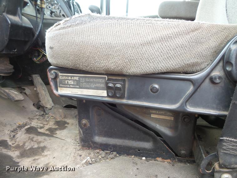 image for item DW9517 1997 Ford LT8000 dump truck