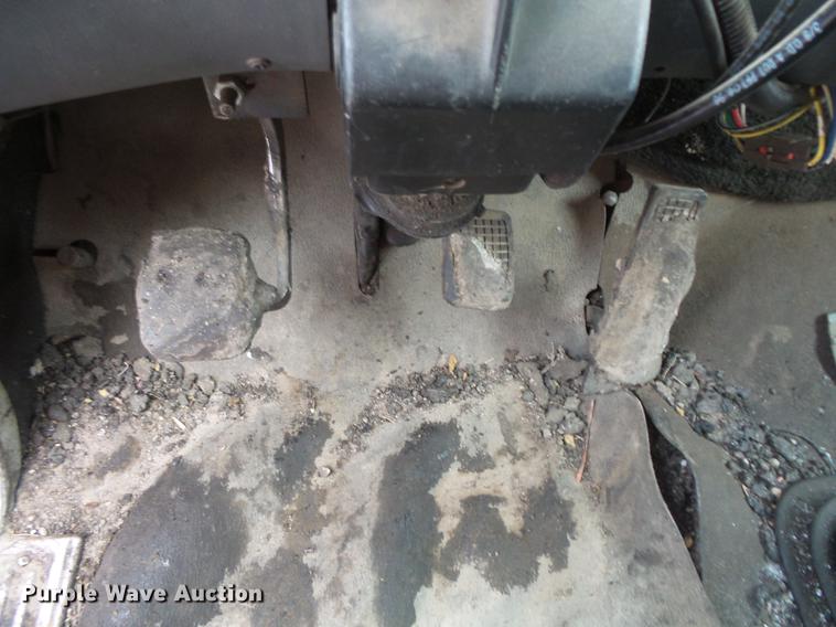 image for item DW9517 1997 Ford LT8000 dump truck