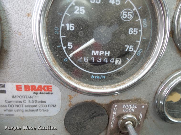 image for item DW9517 1997 Ford LT8000 dump truck