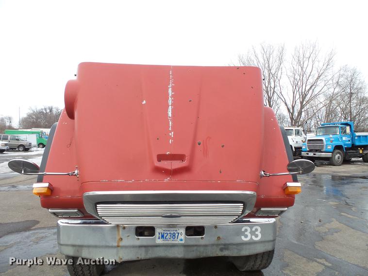 image for item DW9517 1997 Ford LT8000 dump truck